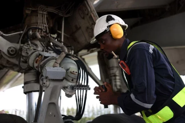 mechanics_aircraft_source_narai_chal_getty_images